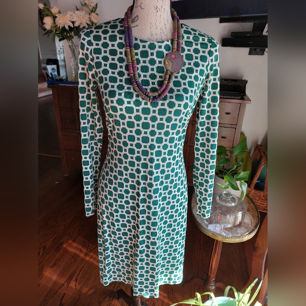 Banana Republic modest size 6 green and cream dress
